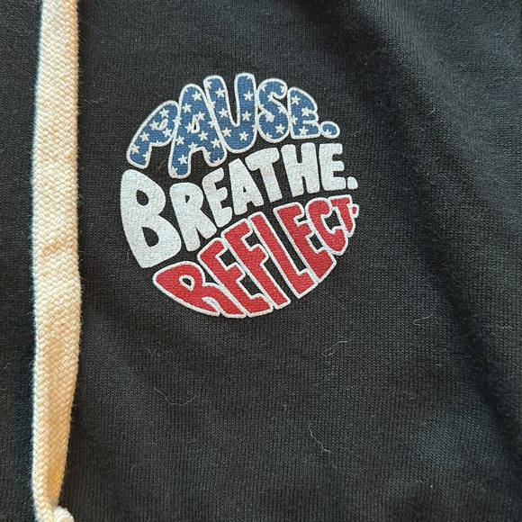 Peloton 🔥 Zip Up Sweatshirt Hoodie Pause Breathe Reflect Black Sz S - Picture 2 of 6